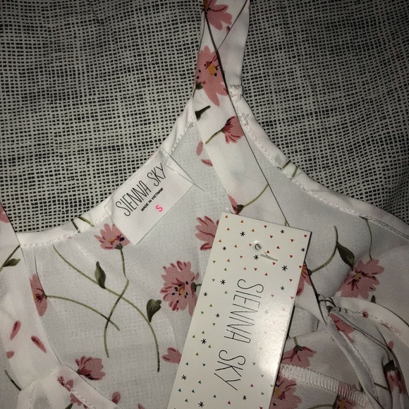 Women’s top! - Picture 3 of 7